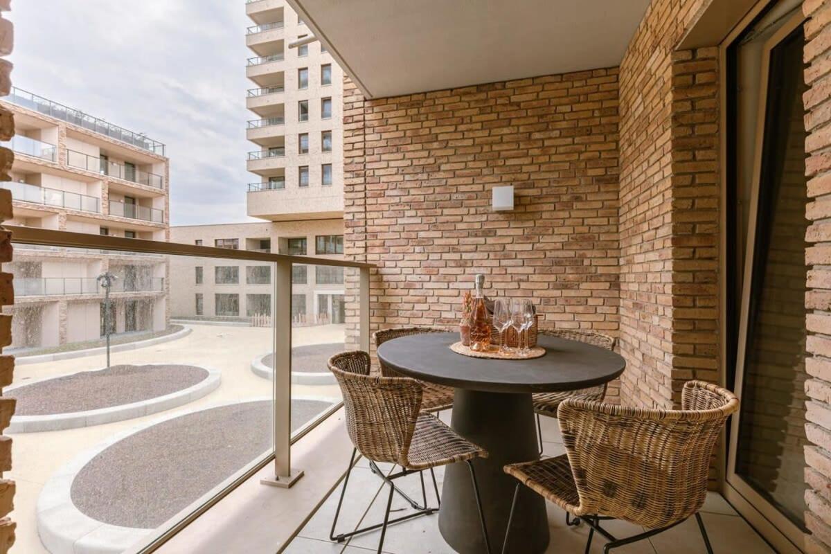 Huswell - Beautiful & Warm With Terrace In *