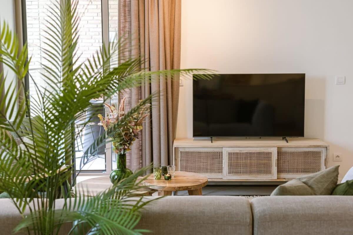 Huswell - Beautiful & Warm With Terrace In Appartement Oostende